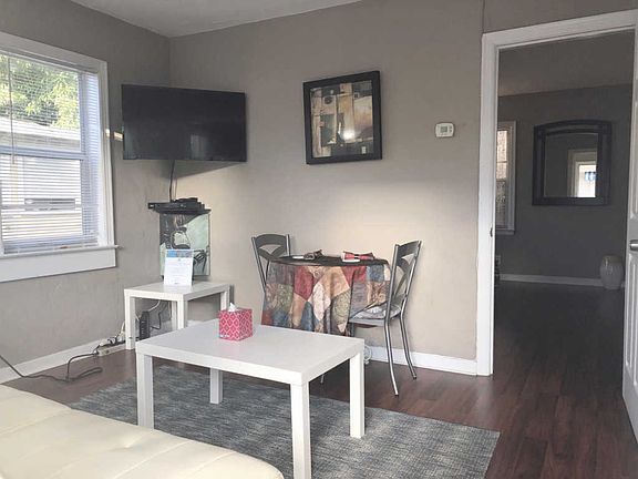 3rd image of 517 Kanuga Dr APT 2