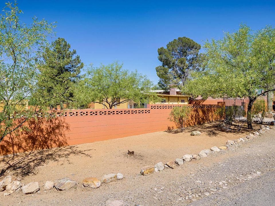 1st image of 10258 S Rainbow Ln
