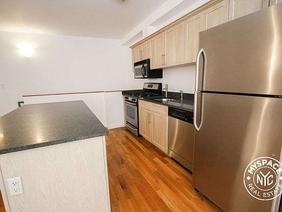 3rd image of 800 Dekalb Ave APT C2