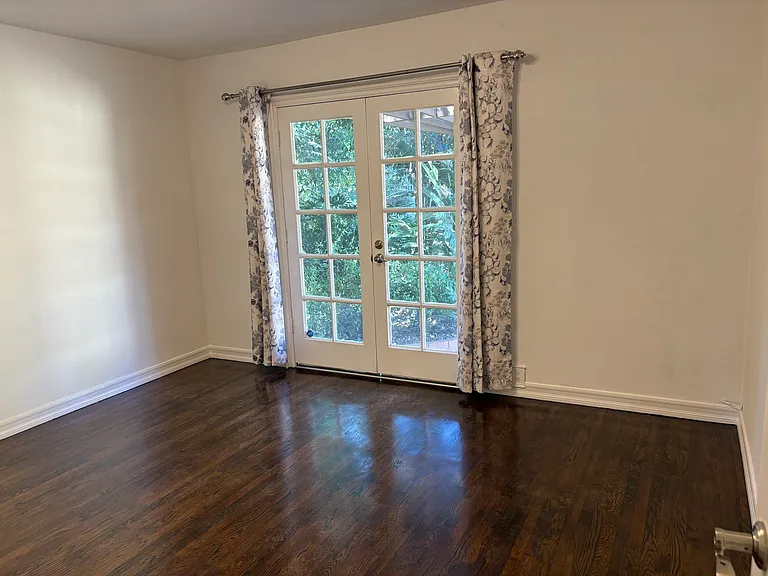 6601 N Louise Ave — Photo 30