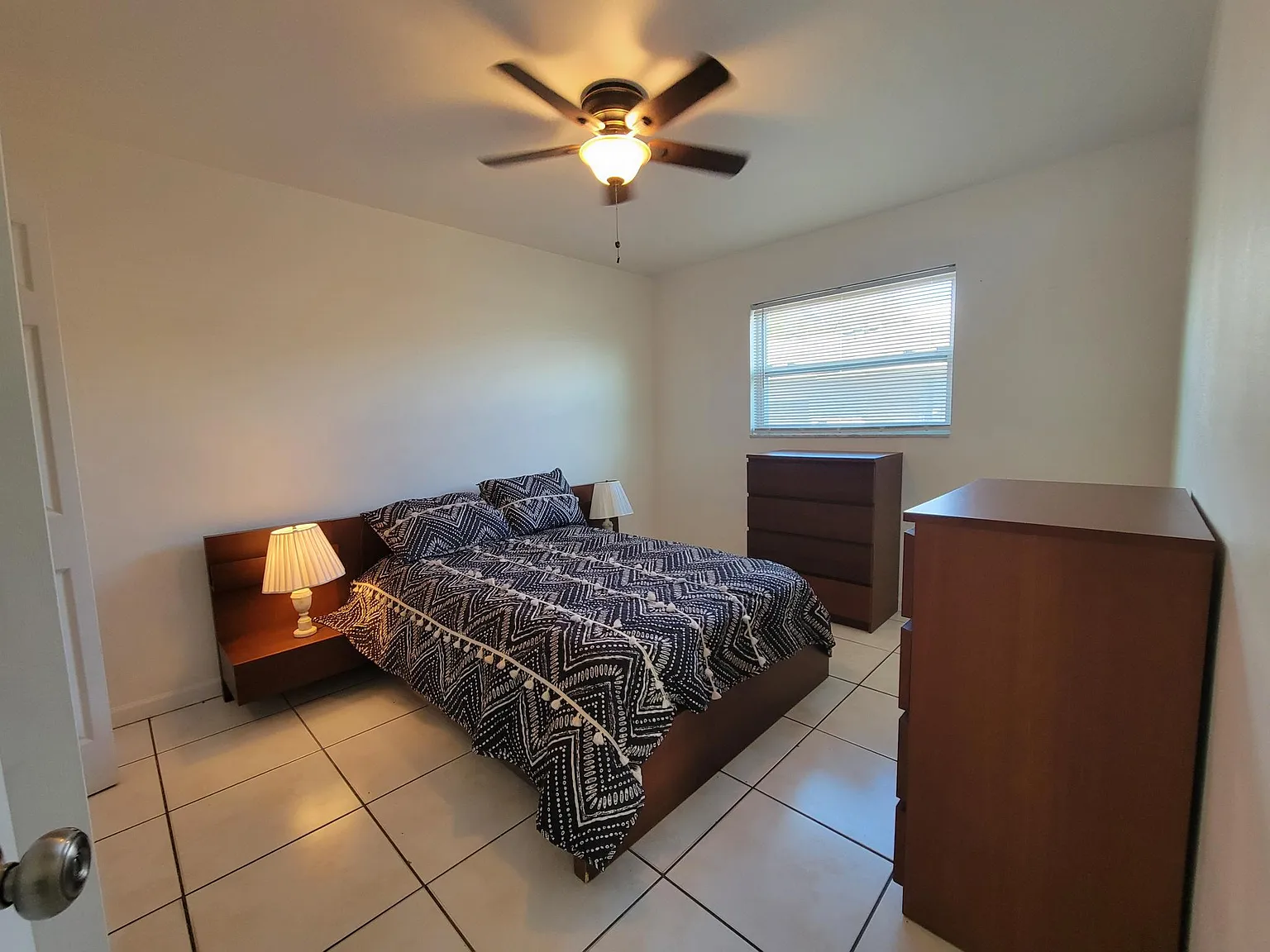 2 bed, 965 sqft, $1,700 — Photo 3