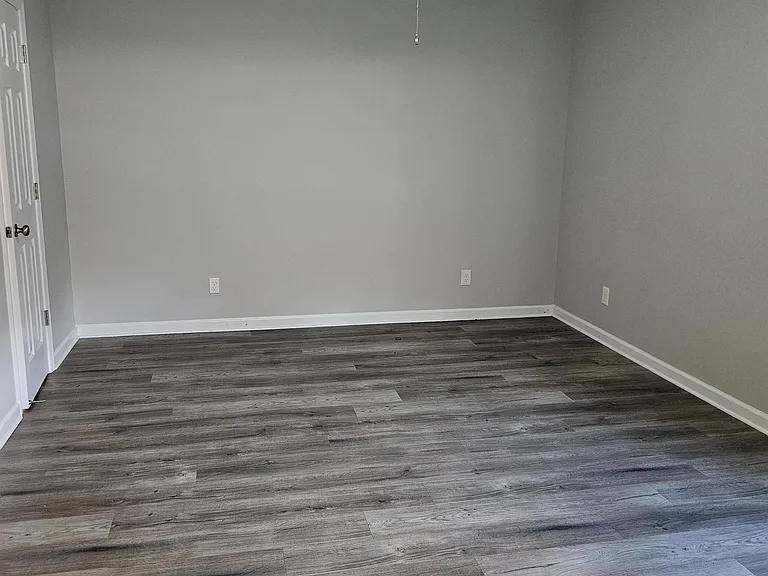 1304 Clearmont Dr — Photo 3