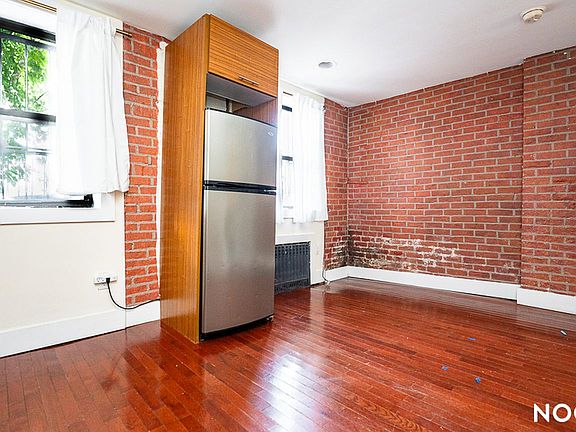 3rd image of 725 Driggs Ave APT 1L