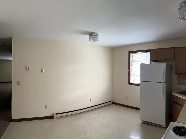 65 Henry Ave #3 — Photo 2