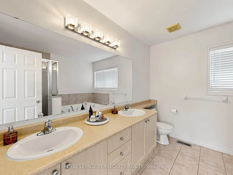 12 Ballantyne Dr — Photo 28