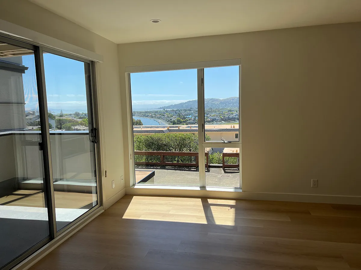 Building Photo - 499 Via Casitas #6