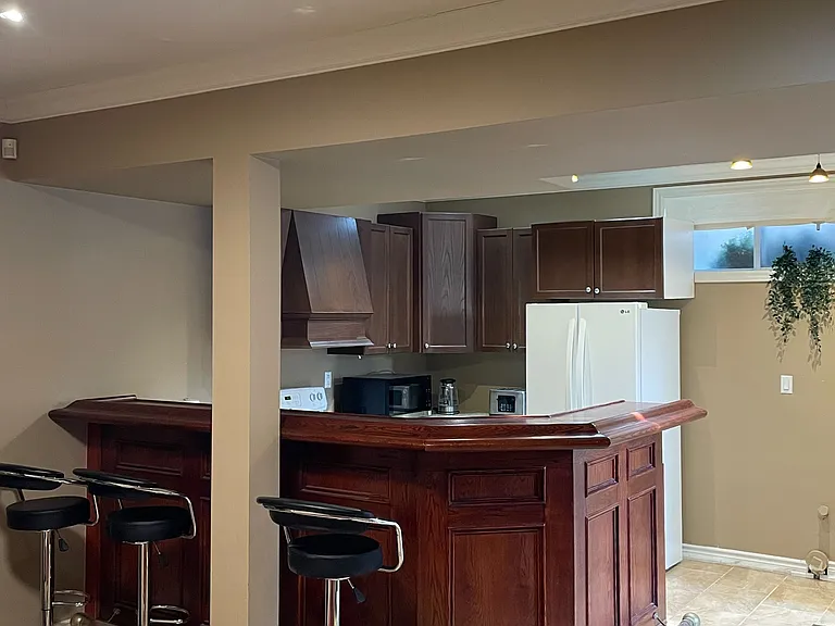 133 Spruce Ave #FURNISHED — Photo 2