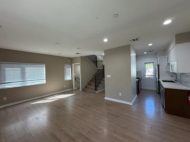 961 1/2 N Saint Andrews Pl #1 — Photo 7