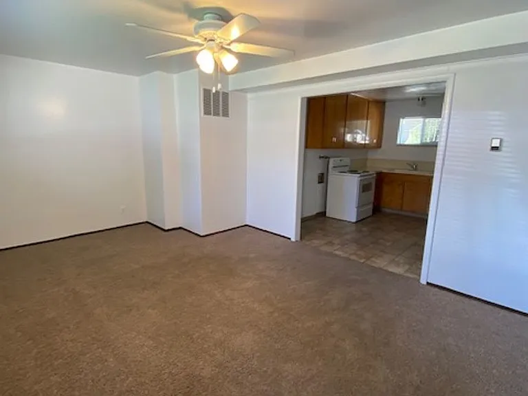 525 Brookside Pl #1 — Photo 2