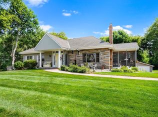 5565 Howards Point Rd, Shorewood, MN 55331