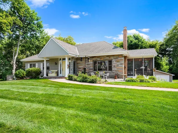 5565 Howards Point Rd, Shorewood, MN 55331