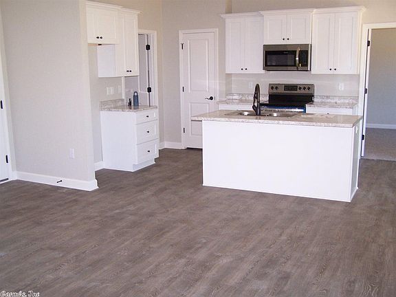 5th image of 1601 Rehoboth Dr