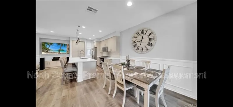 3 bed, 3.0 bath, 1569 sqft, $3,795 — Photo 4