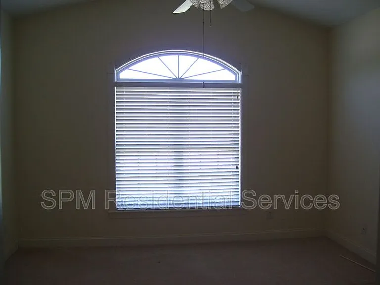 54 Castle Bay Dr — Photo 7