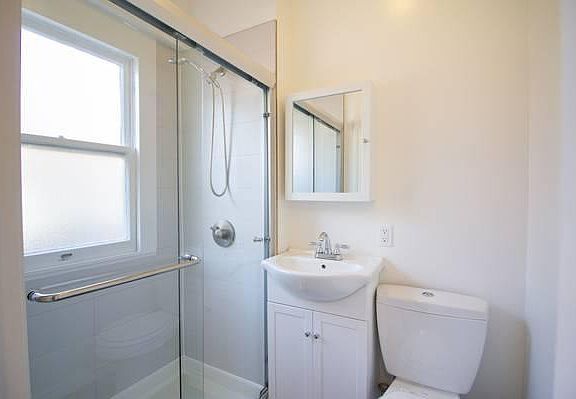 5th image of 1051 Post St APT 26