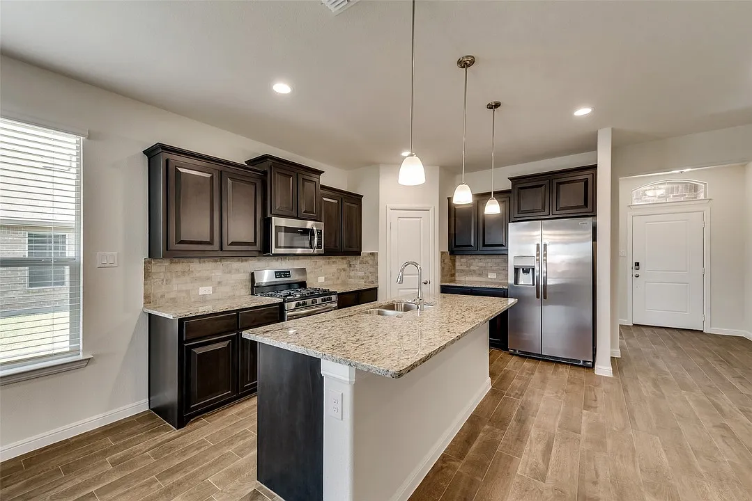 3 bed, 1808 sqft, $2,399 — Photo 1