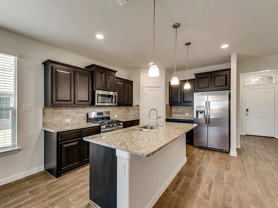 415 Helm Ln