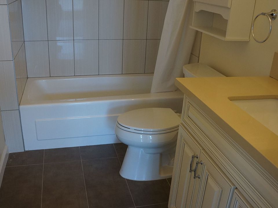 1st image of 155 S Oxford Ave APT 306