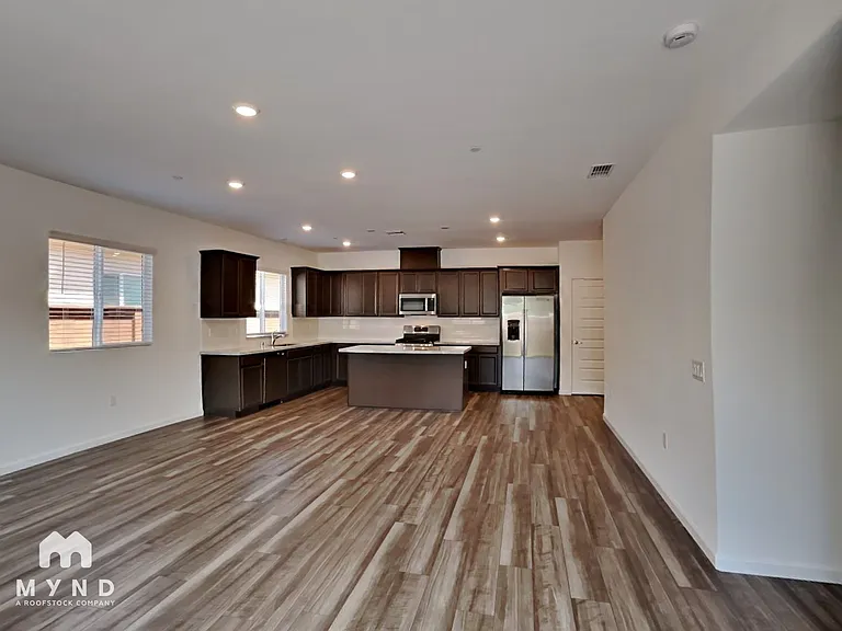 1688 Bullock Dr — Photo 2