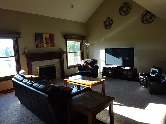 4th image of 33805 Sunrise Dr