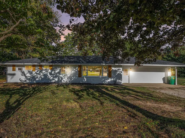 1403 Barron Lake Rd, Niles, MI 49120