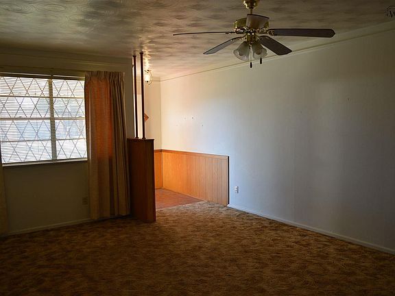 2nd image of 706 W Manes Ave