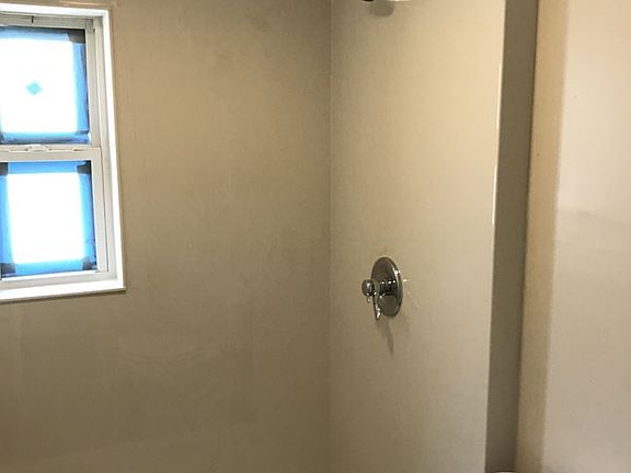 3rd image of 1414 N Hyde Park Ave APT 7