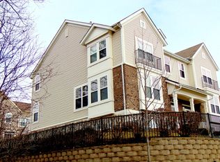 1012 Tuscany Dr, Streamwood, IL 60107