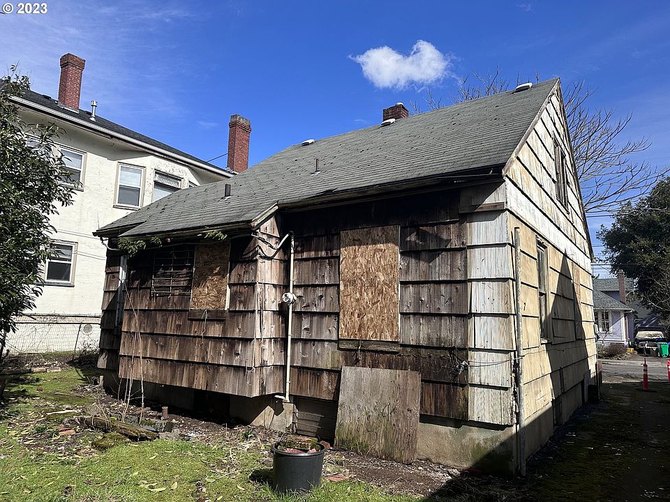 2nd image of 4923 NE 20th Ave