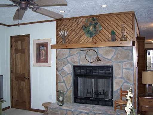 4th image of 37 Aerie Ln