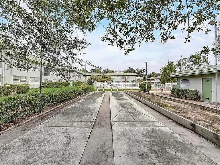 1433 S Belcher Rd — Photo 32
