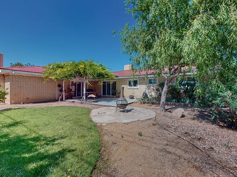2810 Carolina St NE — Photo 44