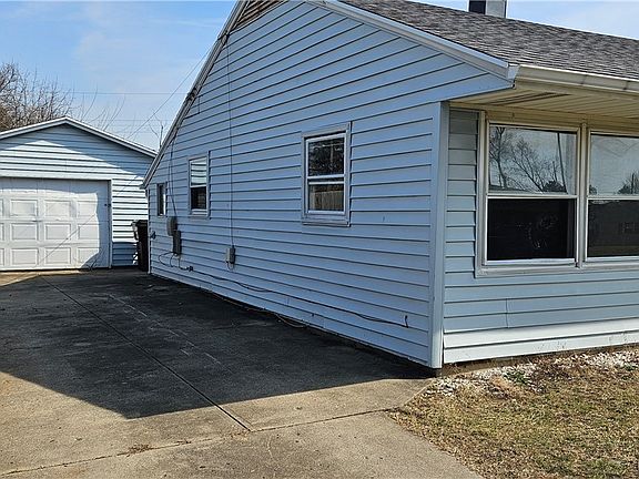 2nd image of 2412 Edenhill Ave