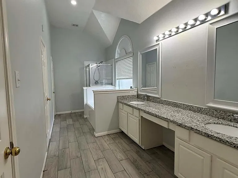 13814 Bink Ct — Photo 9