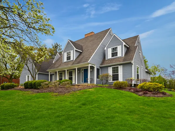 350 Roberts Rd, Inverness, IL 60010