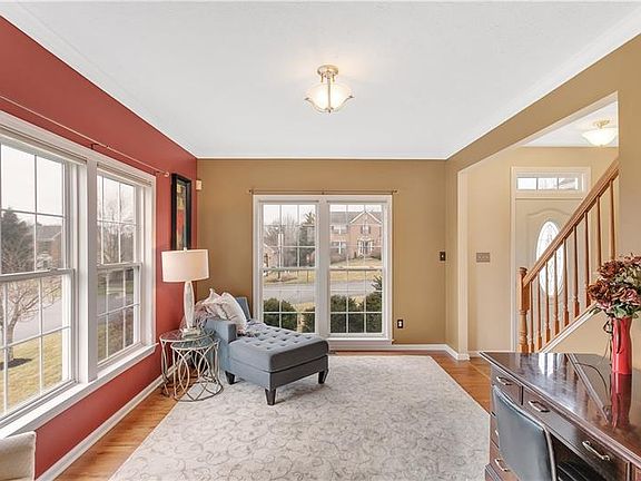 3rd image of 8019 Woodcreek Dr