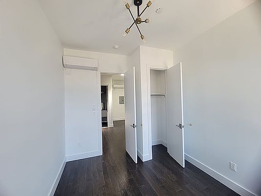 5th image of 422 Lorimer St #3