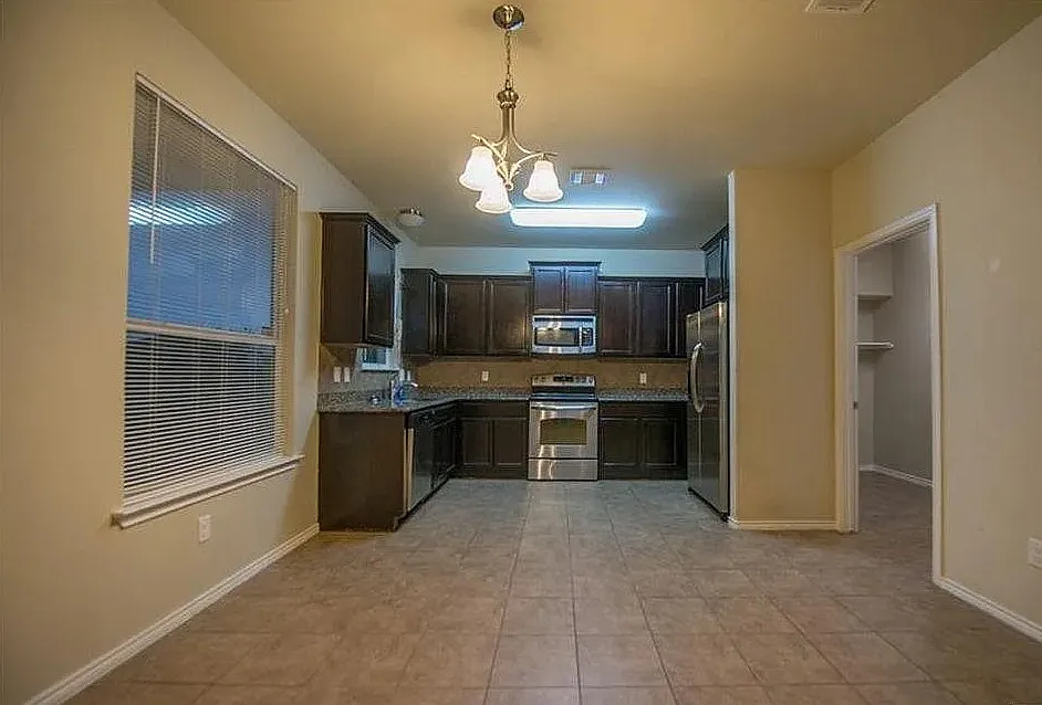 2502 Black Orchid Dr — Photo 4