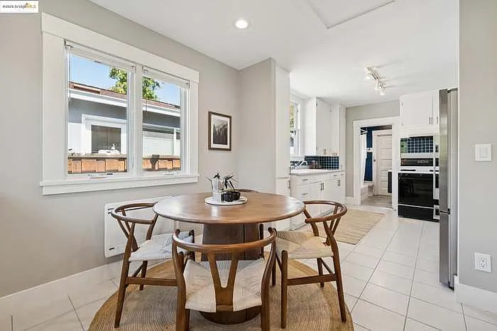 5373 James Ave — Photo 20