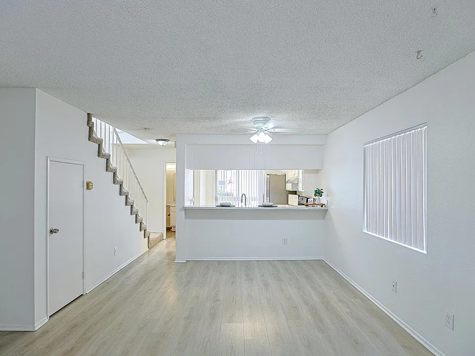 290 Victoria St #F8