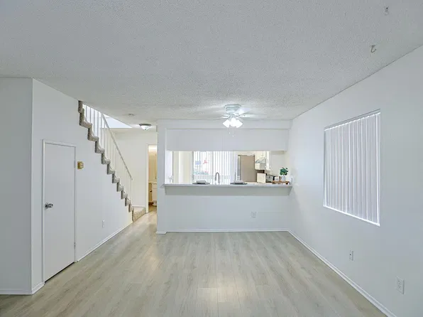 290 Victoria St APT F8, Costa Mesa, CA 92627