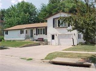 715 Maple Ave, Decorah, IA 52101