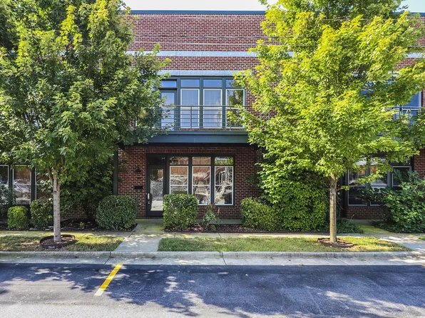 452 Arlington St, Greensboro, NC 27406