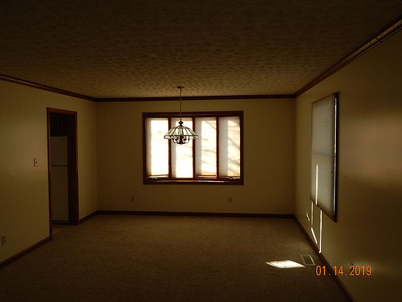 4th image of 127 Dover Blvd N