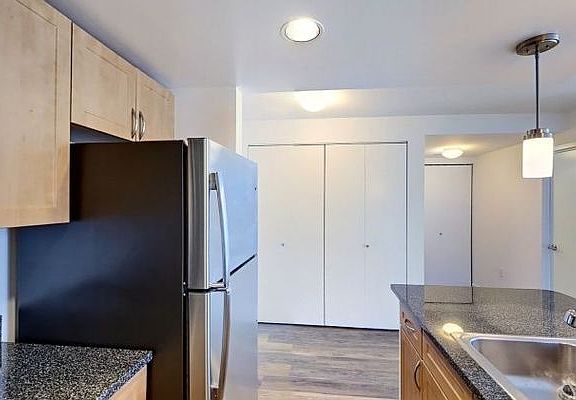 4th image of 229 Chrystie St APT 613