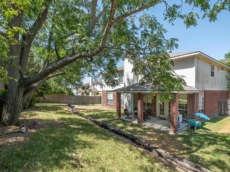 2416 Catawba Loop — Photo 18