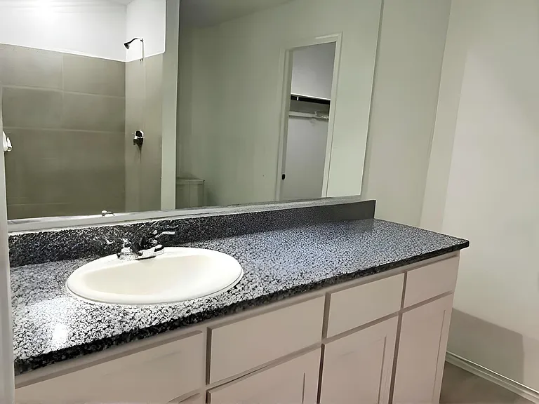 1621 Vattier St — Photo 22