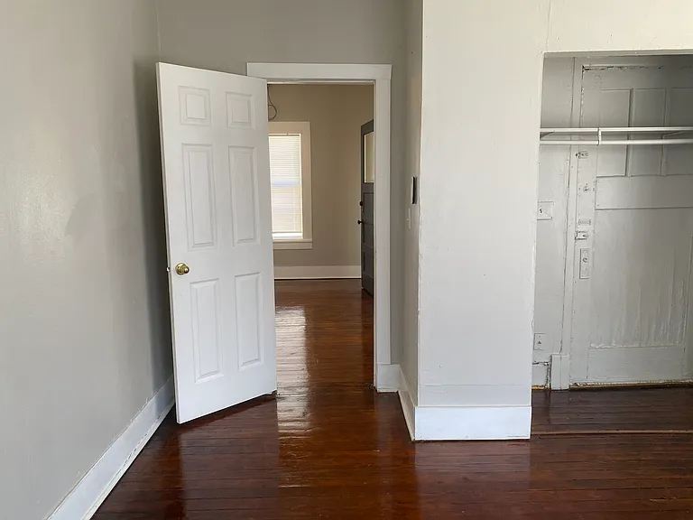 119 N Avenue D — Photo 15