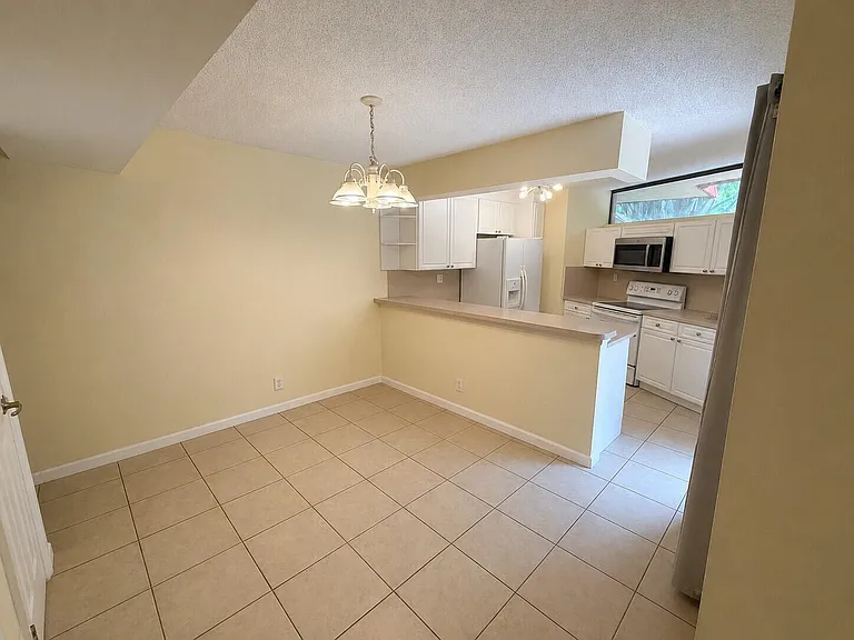 8141 Severn Dr #D — Photo 3