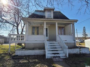 711 Poplar St, Savanna, IL 61074